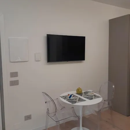 Διαμέρισμα Monolocale Cairoli 18 *